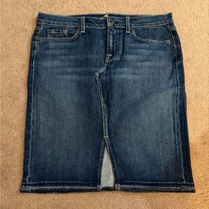 ⭐️ 7 For All Mankind Women’s Denim Jean skirt size 32